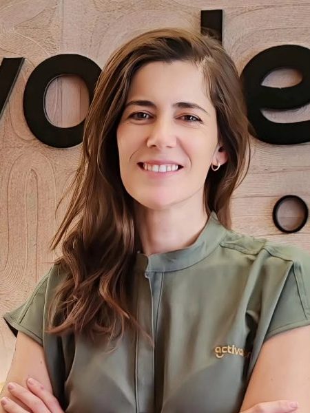 Dra. Maribel Cabrera Ayala, doctora en Odontología y endodoncista en Activa Dental Ronda